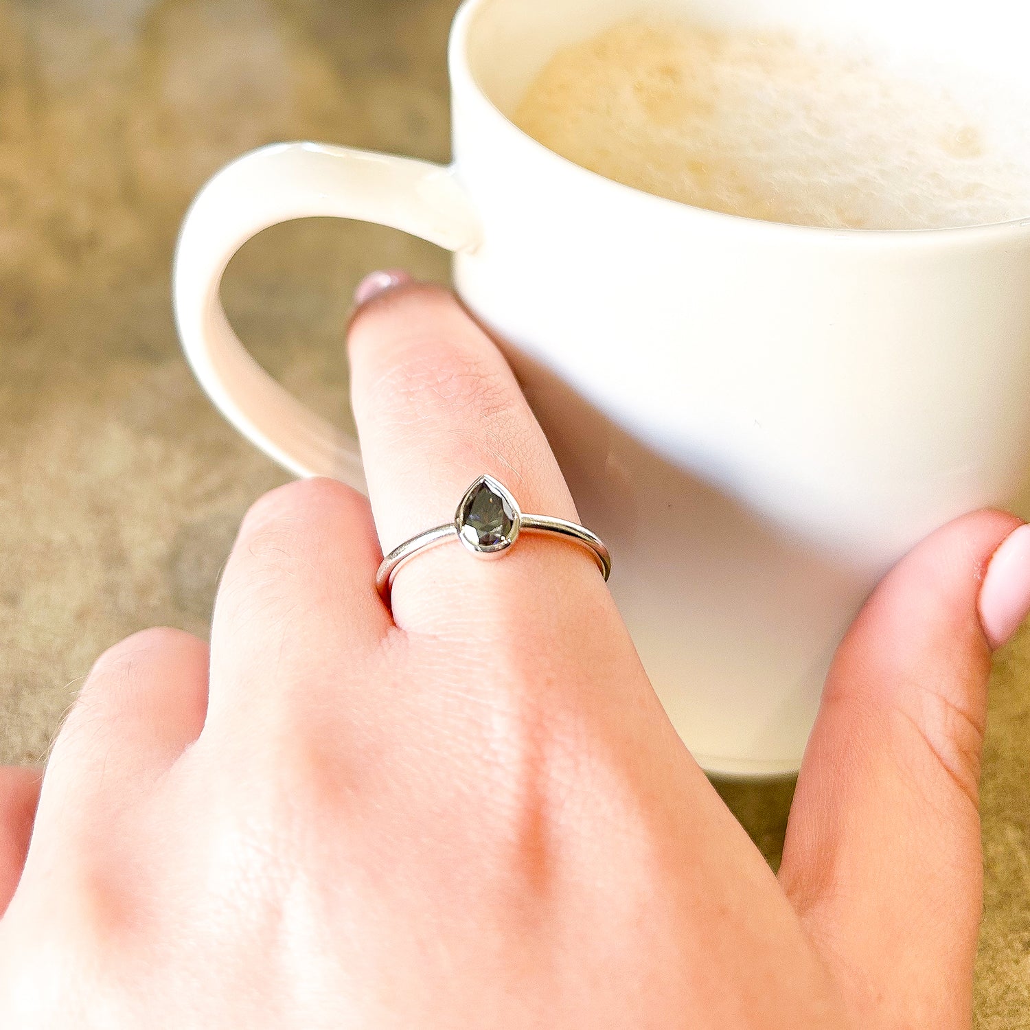 Elli - Grey Moissanite