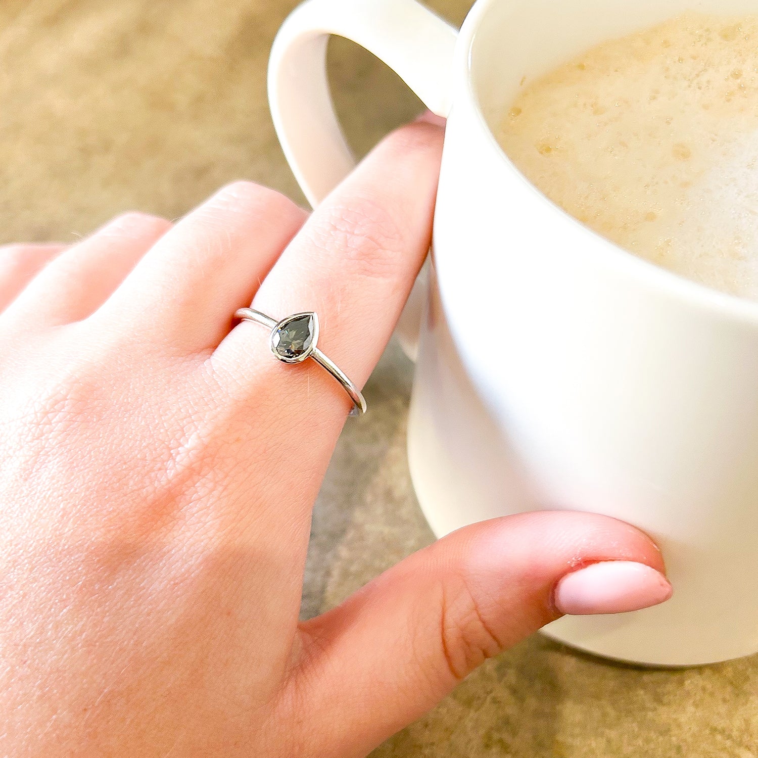 Elli - Grey Moissanite