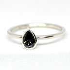 Elli - Grey Moissanite